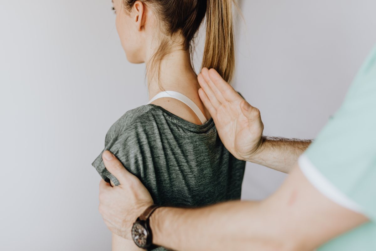 Escoliosis, patología de columna dorsal y lumbar que tratamos en la clínica