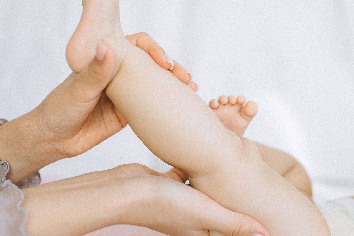 Estreñimiento y disquecia del lactante: cuándo es normal y cuándo hay que hacer algo, patología de bebés y niños pequeños que tratamos en la clínica