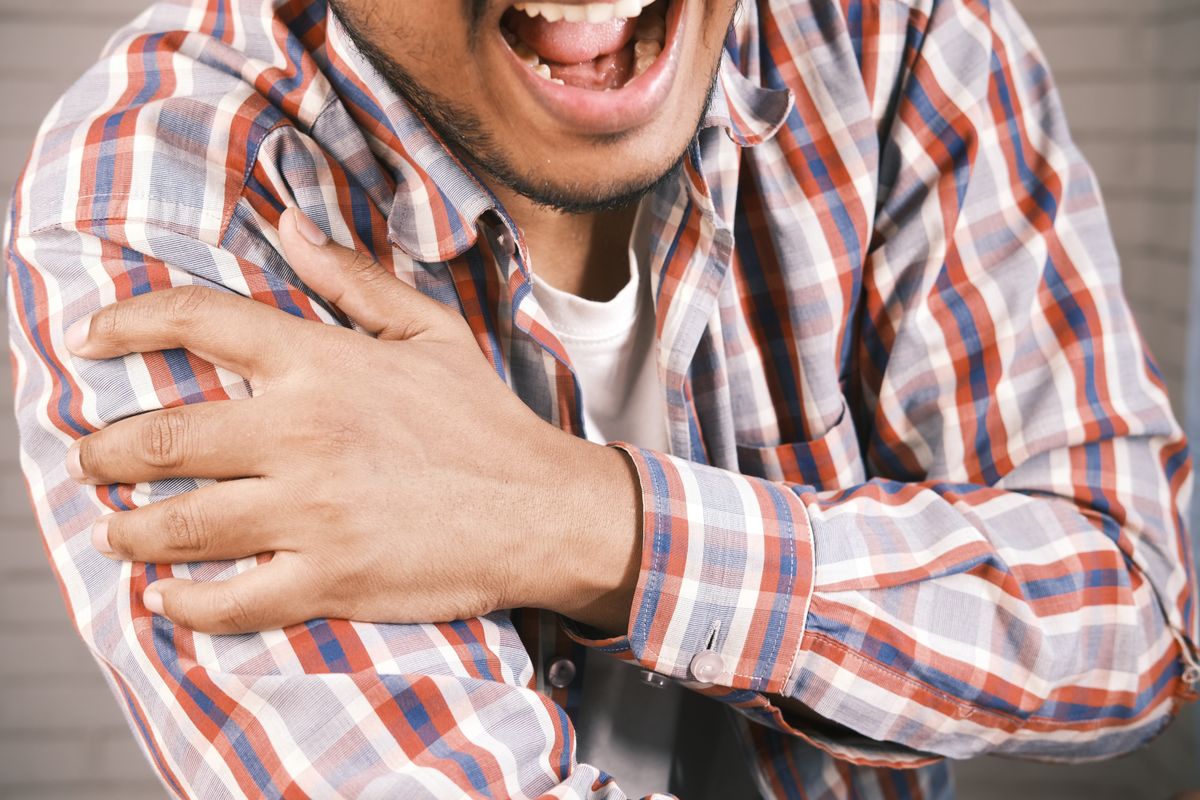 Hombro congelado (capsulitis adhesiva), patología de hombro que tratamos en la clínica