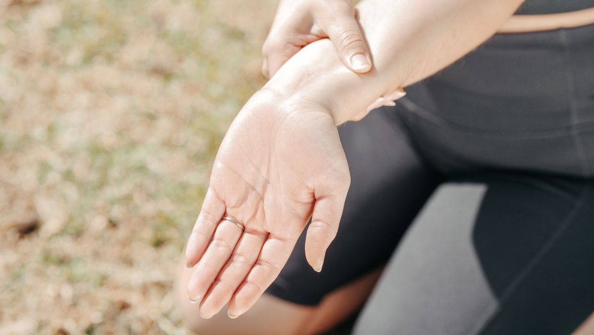 Rizartrosis (artrosis del pulgar), patología de codo, muñeca y mano que tratamos en la clínica